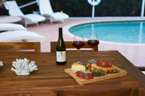 The Utopia Resort Dream Pool BBQ Outdoor Dining